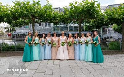 Schützenfest in Kaarst 2022 – Die Schützenkönigin und ihr Gefolge in Kleidern von Gerrys Braut & Festmoden