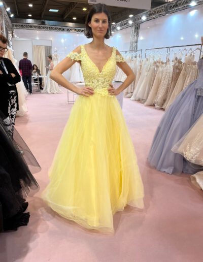 Fotos von der European Bridal Week in Essen - farbige Kleider gelb