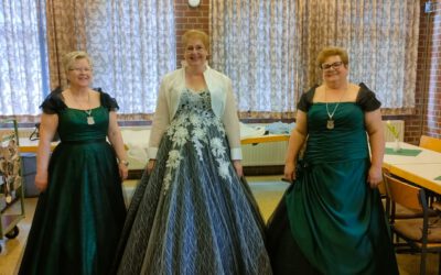 Schützenfest in Gerderath 2023 – Schützenkönigin und Ministerinnen in Kleidern von Gerrys Braut & Festmoden