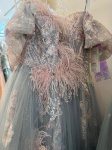 neuste-modetrends-aus-istanbul-brautkleider-und-festkleider-2025 (11)
