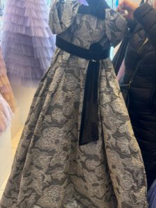 neuste-modetrends-aus-istanbul-brautkleider-und-festkleider-2025 (15)