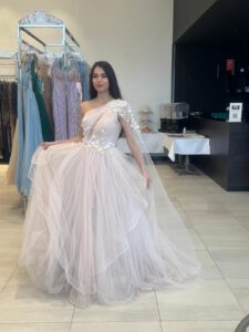 neuste-modetrends-aus-istanbul-brautkleider-und-festkleider-2025 (5)