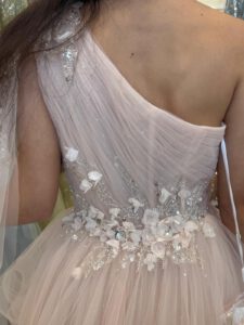 neuste-modetrends-aus-istanbul-brautkleider-und-festkleider-2025 (6)
