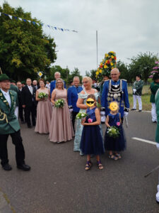 schuetzenfestkleider-aus-neuss-fuer-korschenbroich-nahe-moenchengladbach (8)