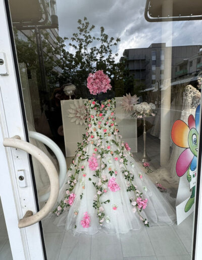 Gerrys-brautmode-und-festmode-schaufenster-zurr-landesgartebschau-2026 (1)