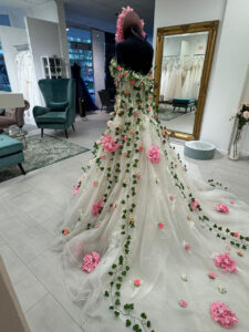 Gerrys-brautmode-und-festmode-schaufenster-zurr-landesgartebschau-2026 (8)