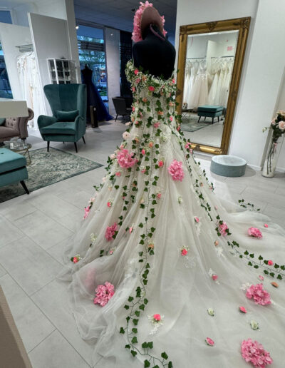 Gerrys-brautmode-und-festmode-schaufenster-zurr-landesgartebschau-2026 (8)